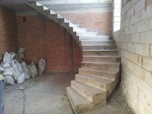 Бетонная лестница в Борисполе