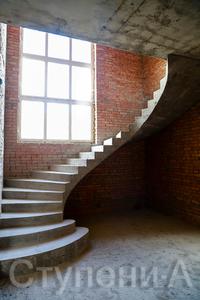 Криволинейная бетонная лестница для большого дома