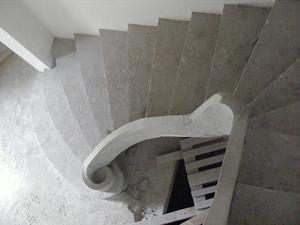 Лестница бетонная гладкоподшитая с тетивой и бочонком
