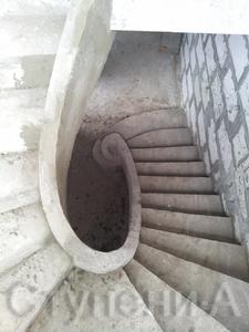 Тетивная гладкоподшитая лестница