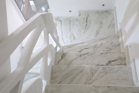 Лестница облицованная архитектурным мрамор-бетоном императорский
